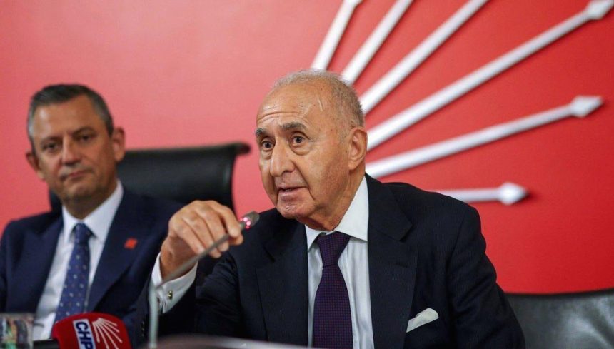 Eski CHP Genel Başkanı Hikmet Çetin hastaneye kaldırıldı: Ağır bakımda tedavi görüyor 71 eski chp genel baskani hikmet cetin hastaneye kaldirildi agir bakimda tedavi goruyor h8CRJnO7