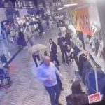 etek giyen universite ogrencisine hucum gozaltina alindi OvOWB9PL