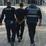 evvel sahibini dovduler sonra bufedeki paralari alip kactilar PjOV1OJk