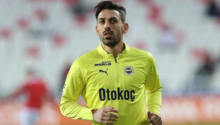 Fenerbahçe'de iki yıldız takım dışı bırakıldı 71 fenerbahcede iki yildiz takim disi birakildi Tg5Ch9Hl