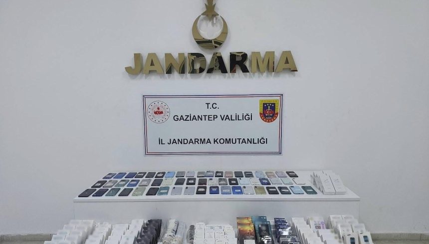 gaziantepde operasyon 1 milyon 900 bin bedelinde kacak eser ele gecirildi rOsJeymh