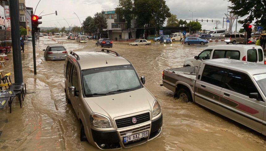 giresunda saganak yagis hayati felc etti 13y7443b