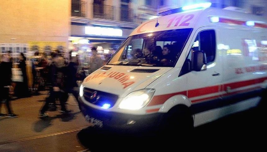 hastane bahcesinde bicakli arbede uc kisi yaralandi 1KEHan6F