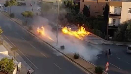 internet calismasinda dogalgaz borusu ziyan gordu yanginda iki kisi yaralandi N9ZR7yIc