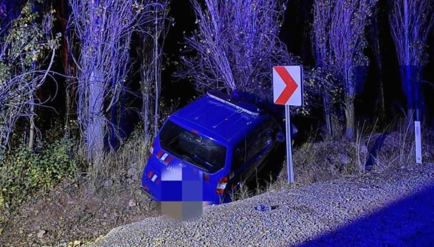 jandarma araci kaza yapti 4 asker yaralandi IbMcbOnY