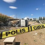 karamanda kamyonet yol kenarina devrildi 2 yarali WFjAPpIN