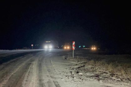 kis yuzunu gosterdi tirlar ilgar gecidinde mahsur kaldi GMdGPyLZ