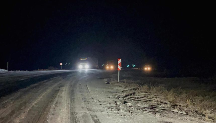 kis yuzunu gosterdi tirlar ilgar gecidinde mahsur kaldi GMdGPyLZ