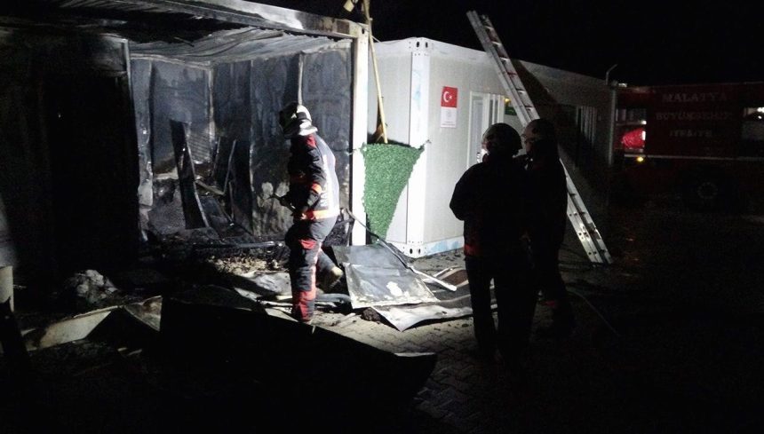 konteyner kentte yangin alevlere uykuda yakalandilar czDNYJZ7