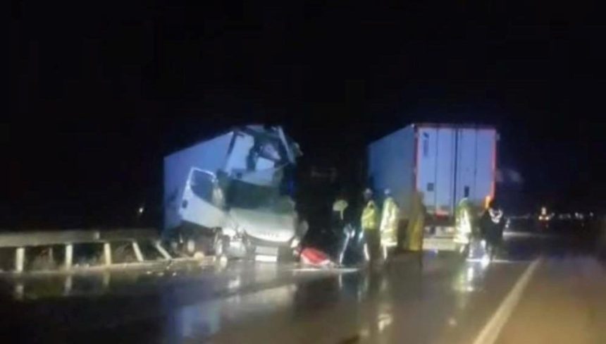 konyada kamyon sarampole devrildi iki can kaybi var Ce8vOIhP