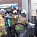 kuzey marmara otoyolunda araba tirin altinda kaldi mPvyFwgW