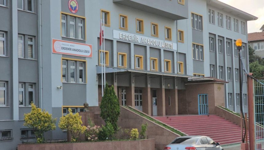 Lisede sigara tartışması: Arkadaşına yumruk atan öğrenci tutuklandı 71 lisede sigara tartismasi arkadasina yumruk atan ogrenci tutuklandi 6xdKfpQM