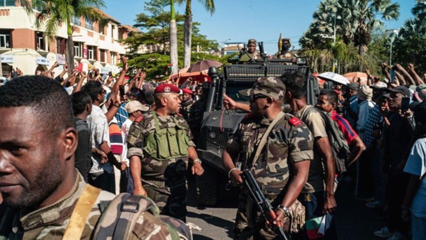 madagaskarda ordu yonetime el koydu QGxXxV5x