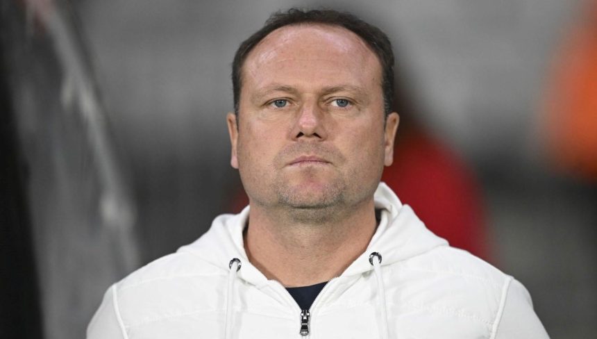 Marcel Licka'dan olay kelamlar: "Buradaki bir numaralı eşek benim" 71 marcel lickadan olay kelamlar buradaki bir numarali esek benim RgADn9xb