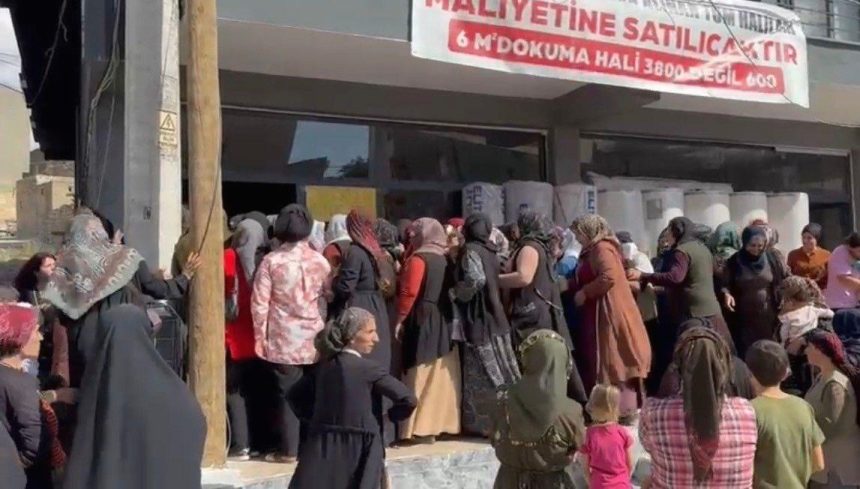 Mardin'de halı mağazasında indirim izdihama neden oldu 71 mardinde hali magazasinda indirim izdihama neden oldu thgRxpSb