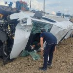 mersinde minibus devrildi biri agir 5 yarali hO9TvQ9F