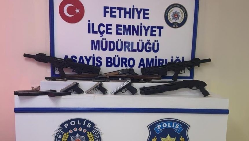 muglada kuskulu cantadan silah ve muhimmat cikti HLG9ir4G