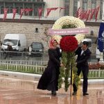 muhtarlar gunu kapsaminda taksim cumhuriyet anitina celenk konuldu CHzEBUh5