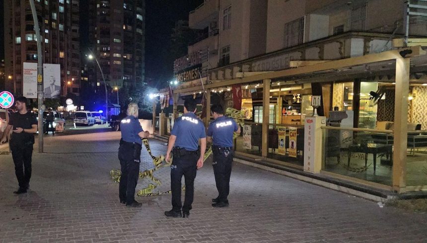 musteri dolu pastaneye el bombasi atti ejQMJIOZ