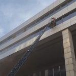 nisantasinda is merkezinde yangin alevlere mudahale suruyor WMRfWElK