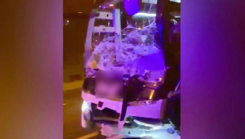 osmaniyede yolcu otobusu tira carpti 8 yarali pp2C1iGT