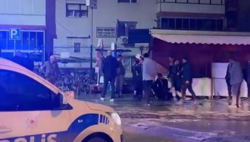 parkta cikan tartismada 5 yerinden bicaklandi PNC6lGUm