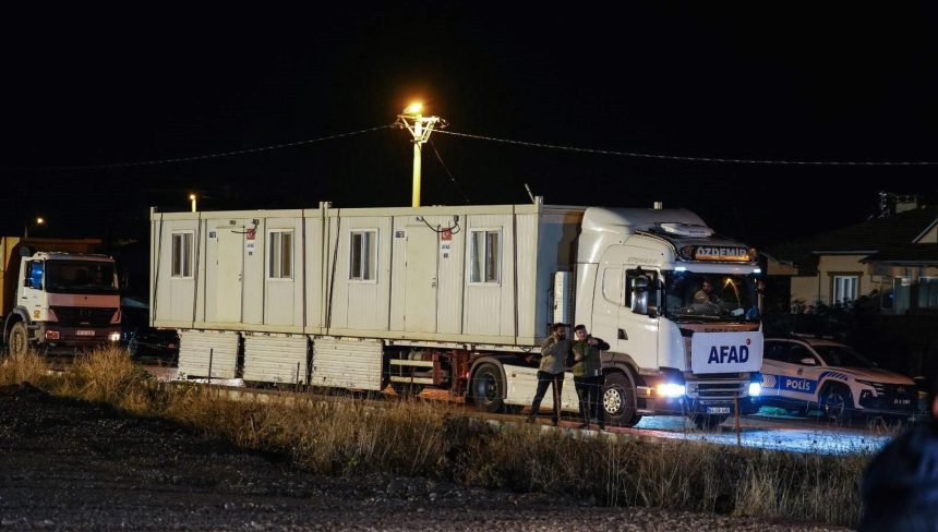 Sındırgı'ya konteyner kent kuruldu 71 sindirgiya konteyner kentkuruldu cPk4i8Qx