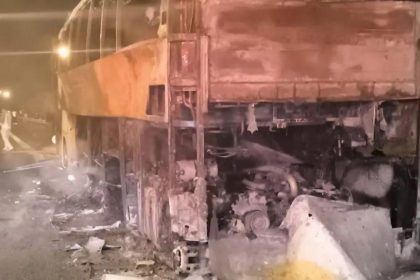 tag otoyolunda yolcu otobusu alev aldi arac kullanilamaz hale geldi KTsec5PG