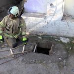 tavuklarini beslerken su kuyusuna dustu rsS9PBl6