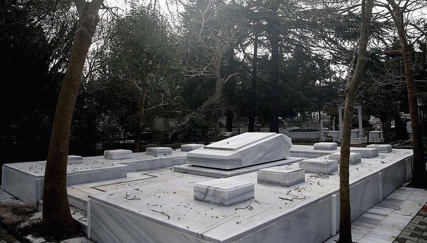 tekirdagda enteresan olay mezarliktan caldigi mermerleri konutunda kullandi PuBIuzfG