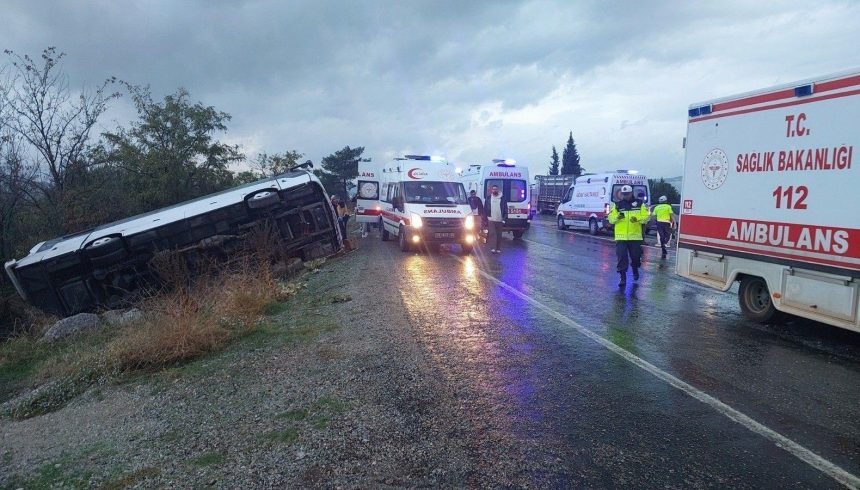 tip midibusu devrildi 1 meyyit 32 yarali uzOwp341