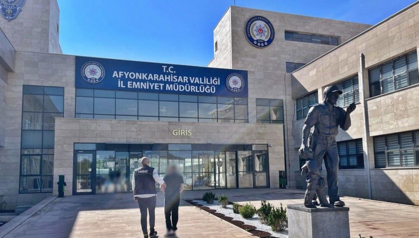 uyusturucu ticaretinden aranan kisi yakalandi jyl4XAUu