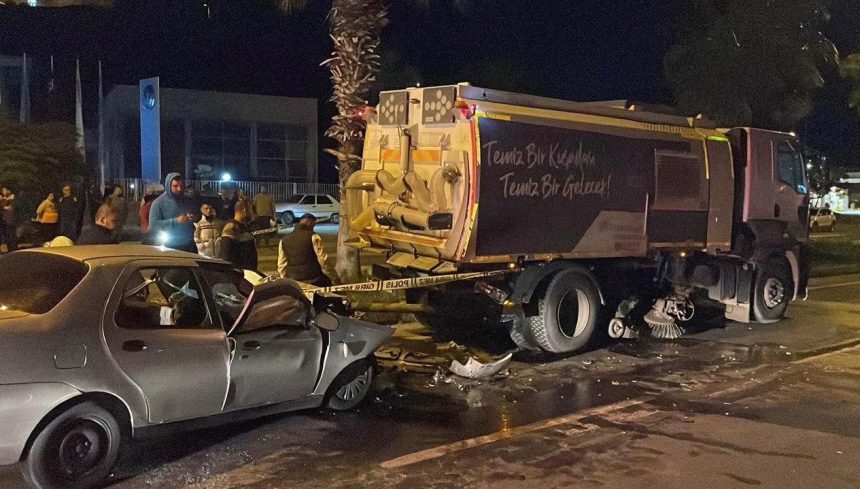 Yol paklık aracına çarptı: 1 meyyit 71 yol paklik aracina carpti 1 meyyit x61xggAI