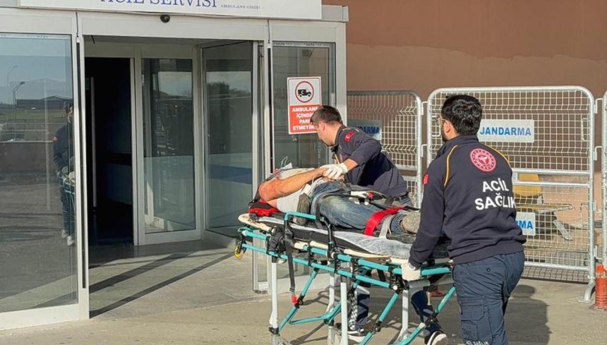 Yüksekten düşen 2 emekçi yaralandı 71 yuksekten dusen 2 emekci yaralandi BGk782zV