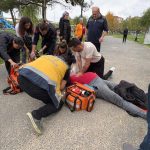 yuruyus icin gittigi parkta kalp krizi gecirdi MAs9JFtz