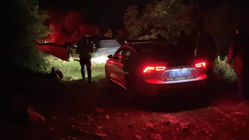 30 kilometrelik takip araci camura saplandi ormana kacti mifXaO5E