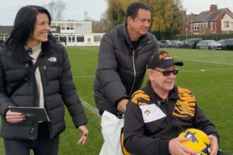 acun ilicalinin hareketi ingilterede gundem oldu eve donunce her seyi unutacak 9eXmsiKd