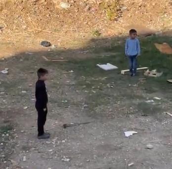 afaddan mersinde siren testi oynayan cocuklar temel durusa gecti NCsz7sb5