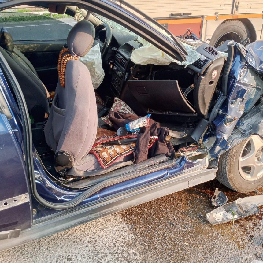 araba emniyet seridindeki tankere carpti 1i agir 3 yarali SCUyYIsF