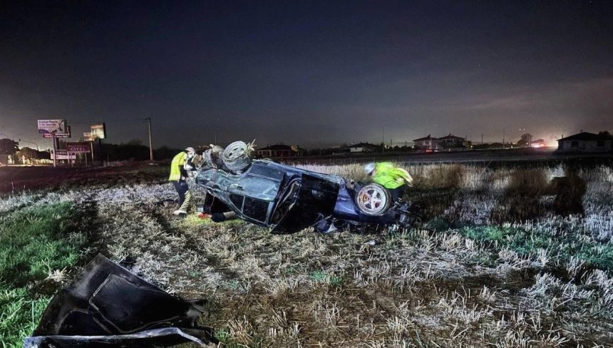 araba takla atti iki yarali 2Us9whpP