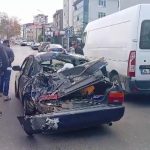 atasehirde araba park halindeki uc araca carpti CB9yzUbf