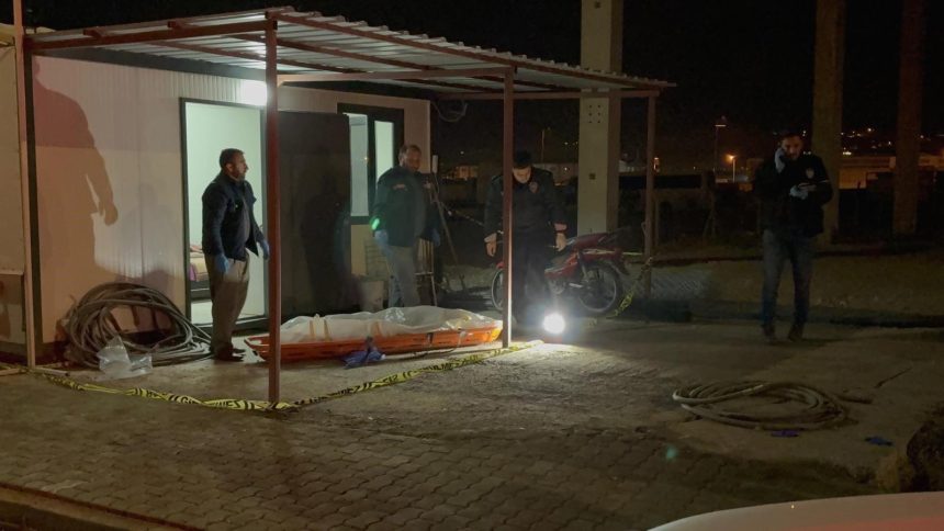 Bekçi kulübesinin önünde meyyit bulundu 71 bekci kulubesinin onunde meyyit bulundu i4mk7Uup