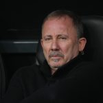 besiktas taraftarindan idare ve sergen yalcina reaksiyon istifa tezahurati 6xkiZgTv