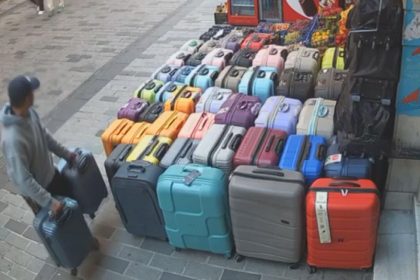 beyoglunda valiz ve telefon hirsizi tutuklandi rvtmXvtN