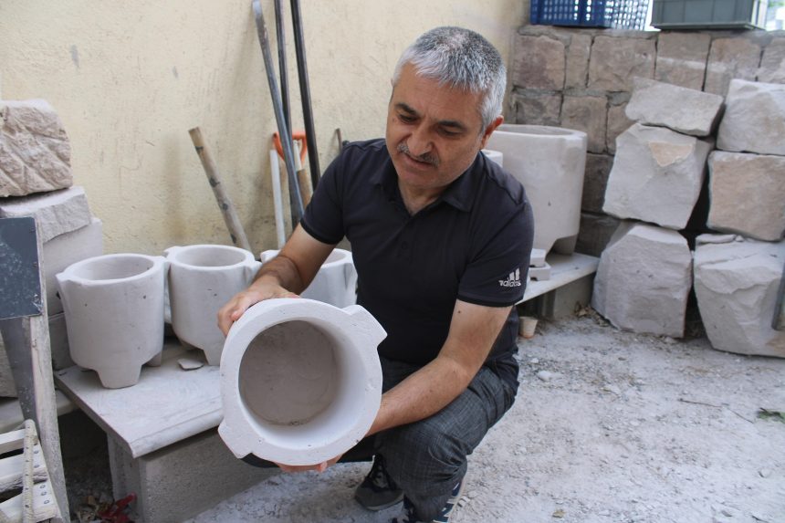 bu tas dunyada bir tek kayseride cikiyor sadece bizim koyumuzde var a5ltEnae