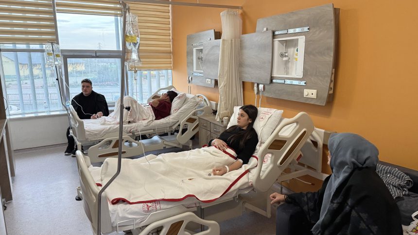 bursada 4 genc midyeden zehirlendi sCpBsluP