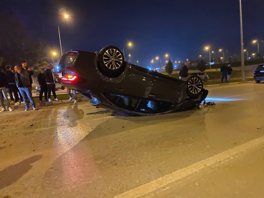 bursada iki araba carpisti 2 yarali mmf2qF6U