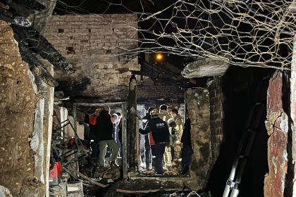 bursada yanginda meskende yasayan kisi meyyit bulundu rByLG927