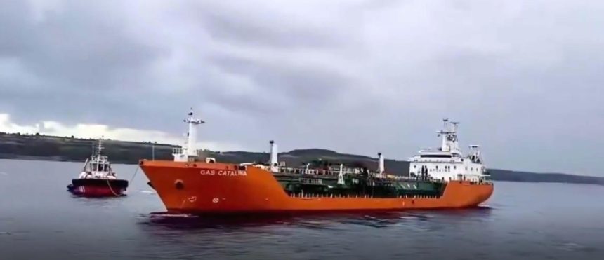 canakkale bogazinda arizalanan tanker kurtarildi BxIcY1QR