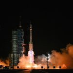 cinin licien 1 roketi uzayda Yy5k2w75